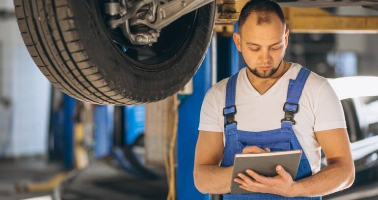 auto-mechanic-checking-car-1-1-770x407